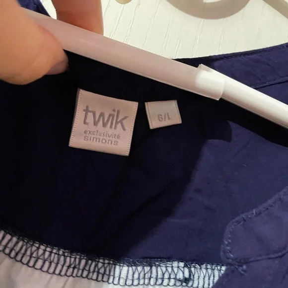 Dresse - Picture 4 of 4